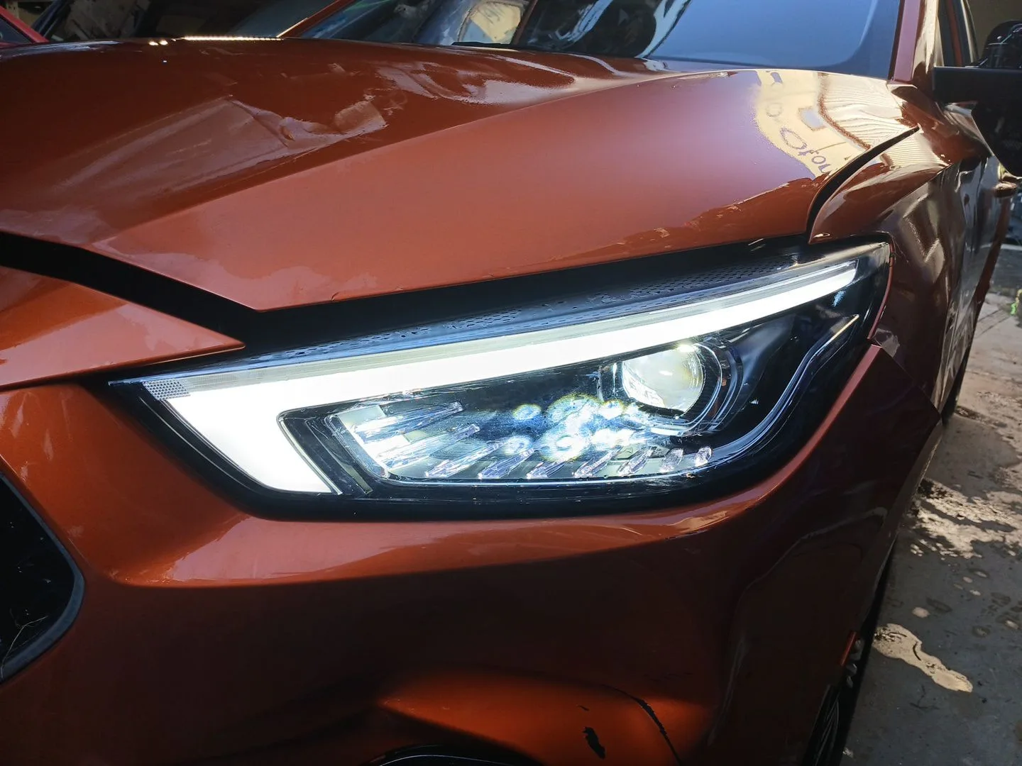 Faro Izquierdo para Mg Zs Suv (Azs1)