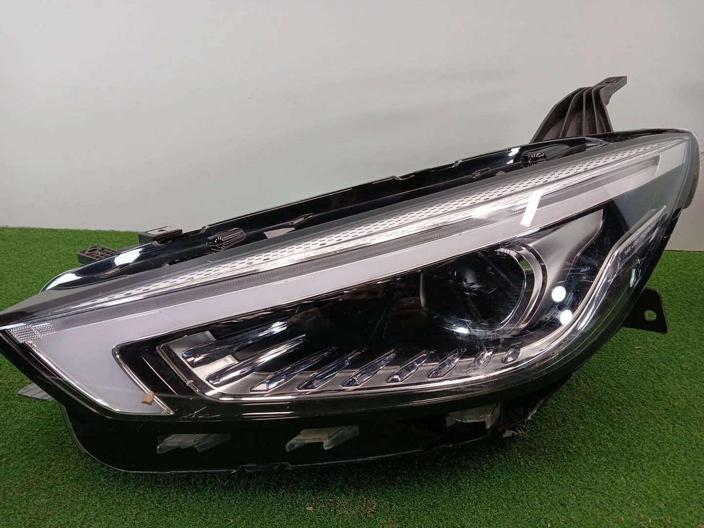 Faro Izquierdo para Mg Zs Suv (Azs1)