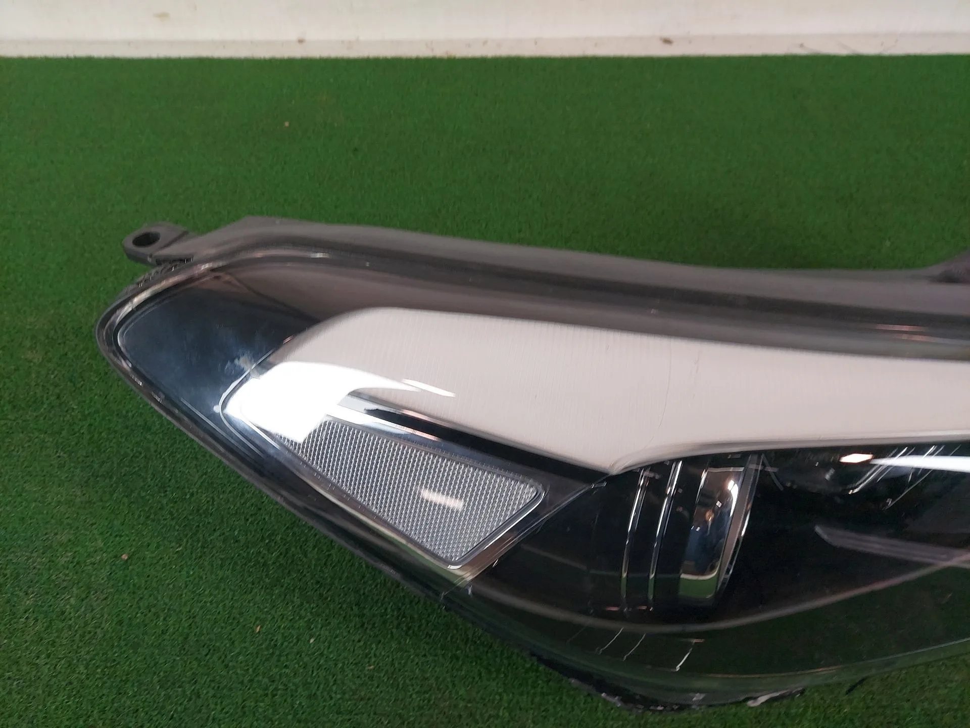 Faro Derecho para Hyundai Tucson (Tl, Tle)