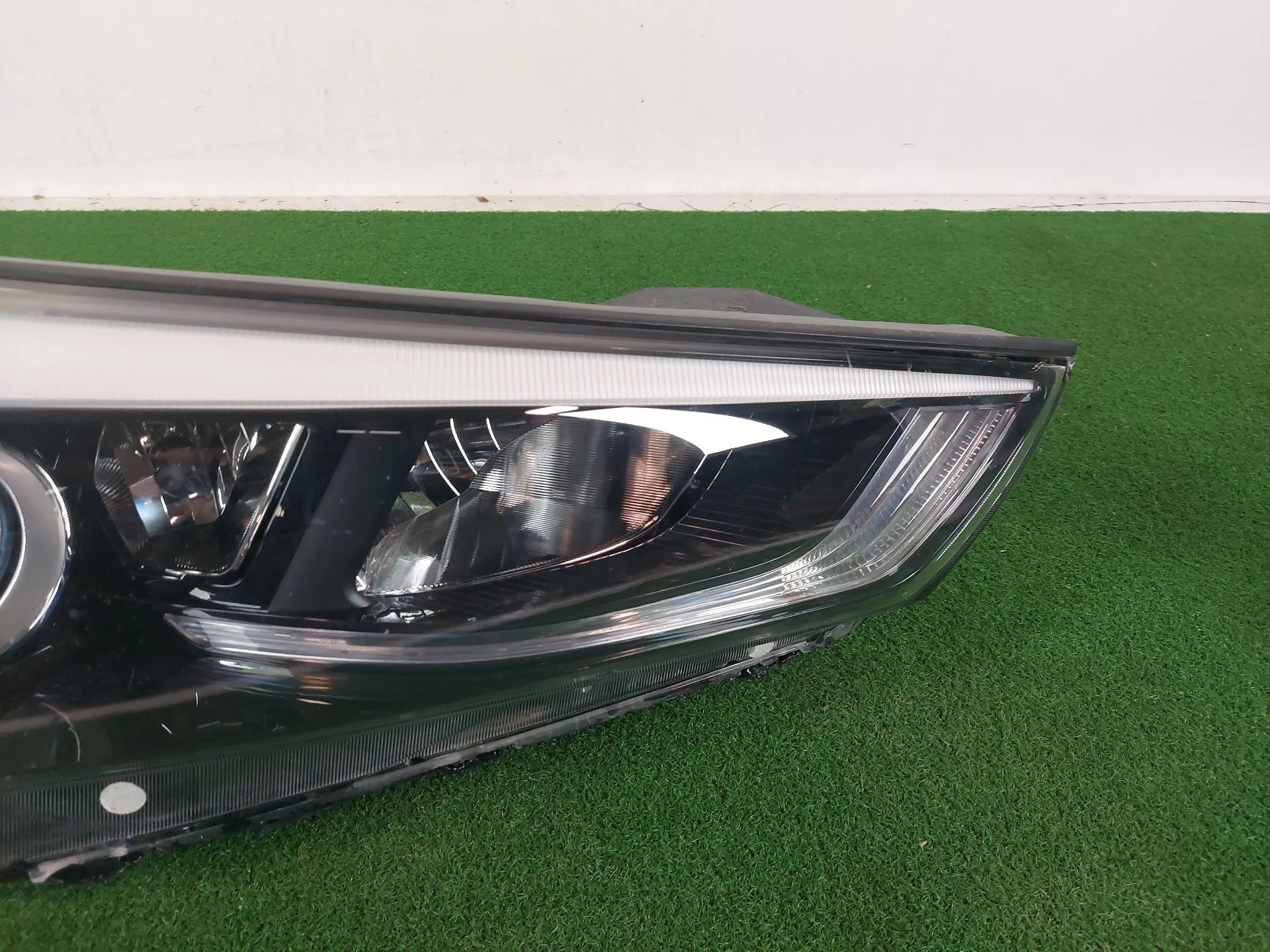 Faro Derecho para Hyundai Tucson (Tl, Tle)