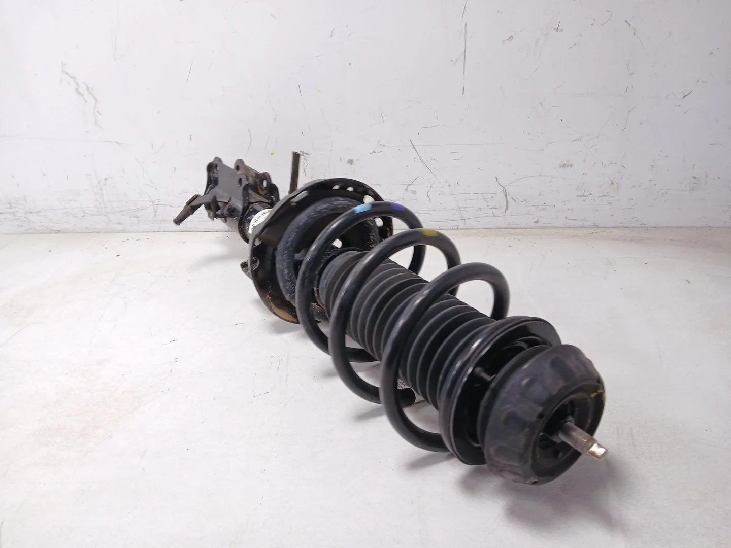Amortiguador Delantero Izquierdo para Kia Stonic (Yb)