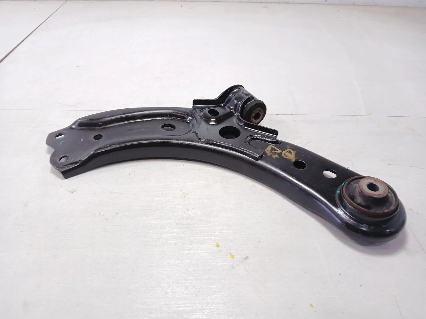 Brazo Suspension Inferior Delantero Izquierdo para Mg Zs Suv (Azs1)