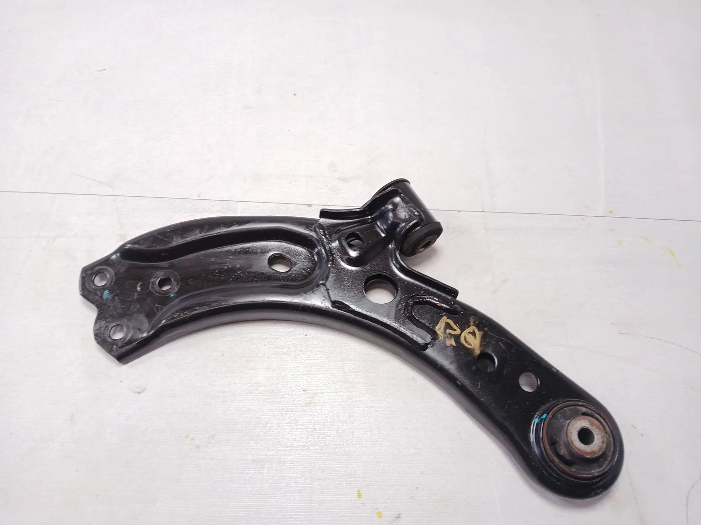 Brazo Suspension Inferior Delantero Izquierdo para Mg Zs Suv (Azs1)