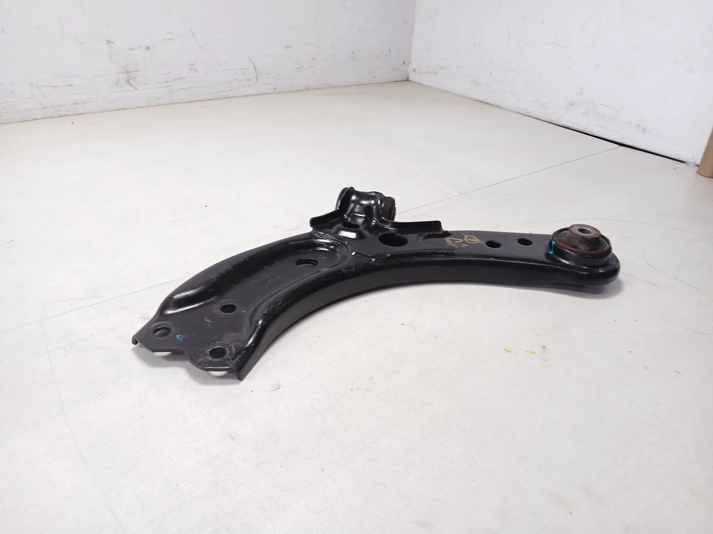 Brazo Suspension Inferior Delantero Izquierdo para Mg Zs Suv (Azs1)