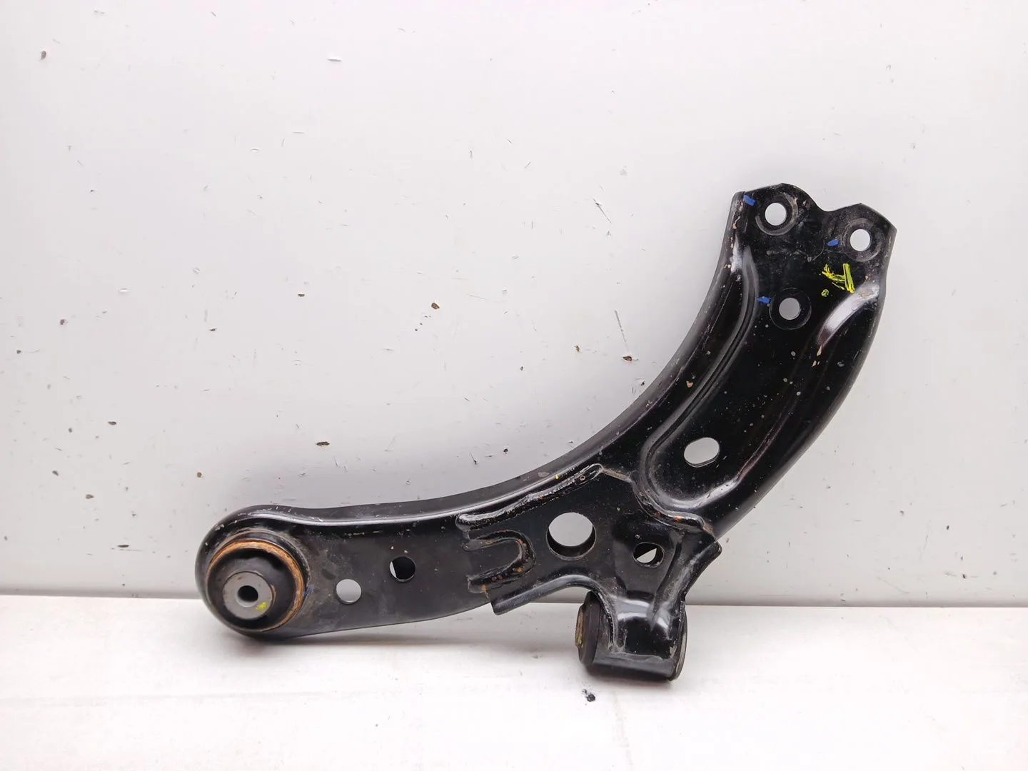 Brazo Suspension Inferior Delantero Izquierdo para Mg Zs Suv (Azs1)