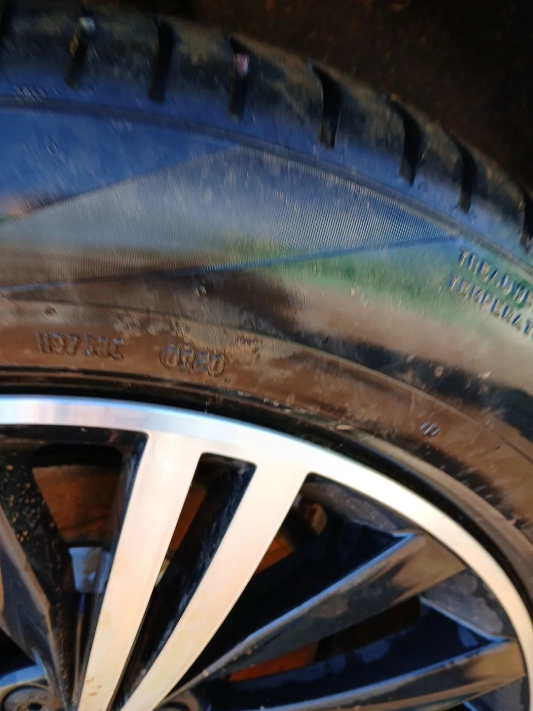 Neumatico para Volkswagen Tiguan (Ad1, Ax1)