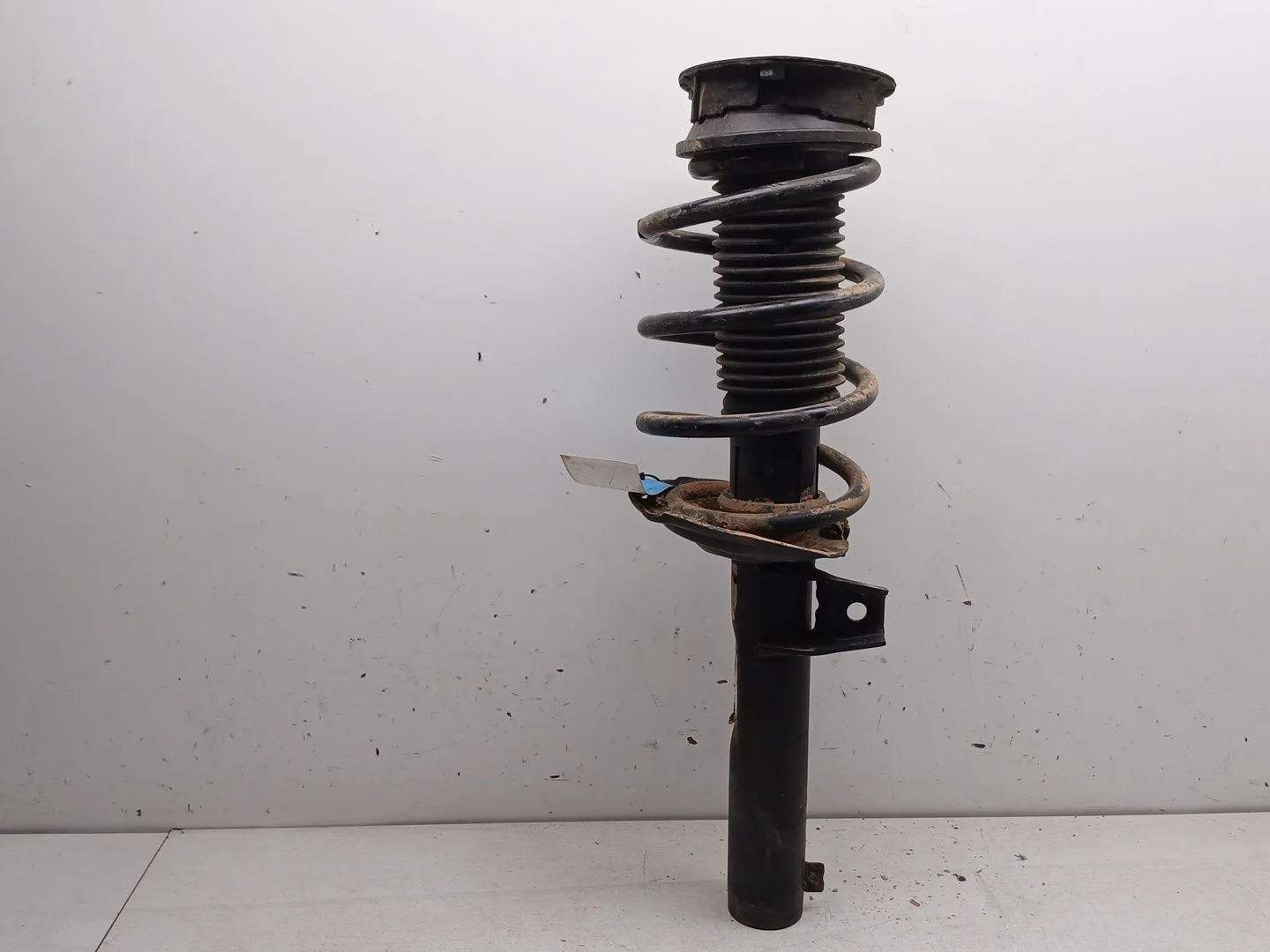 Amortiguador Delantero Izquierdo para Volkswagen Tiguan (Ad1, Ax1)