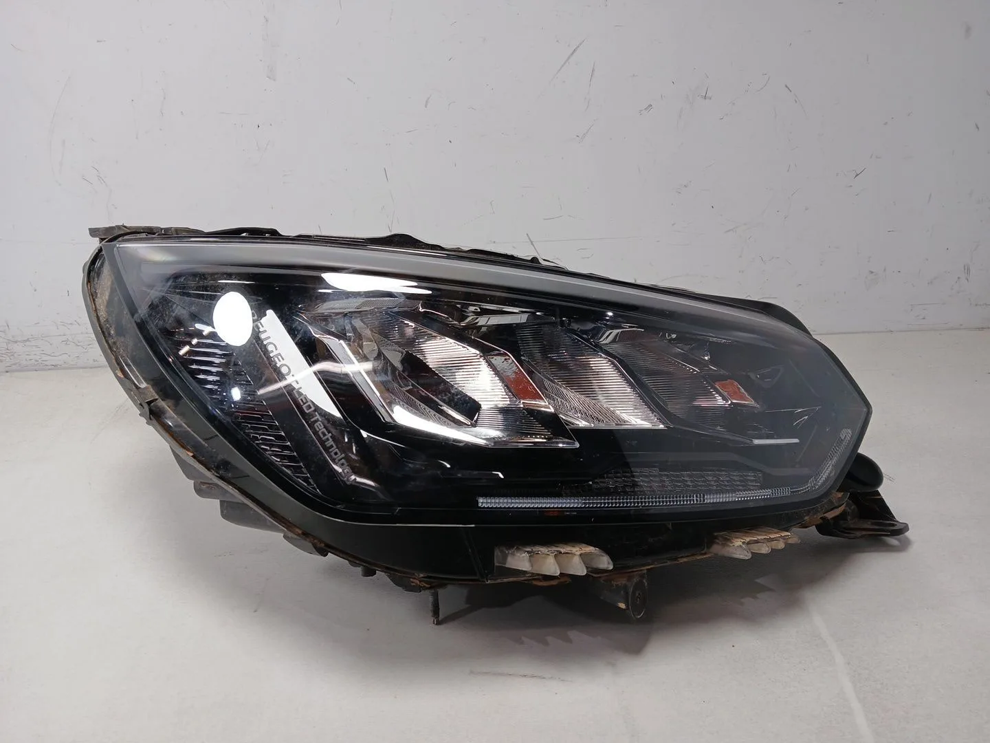 Faro Derecho para Peugeot 2008 Ii (Ud_, Us_, Uy_, Uj_, Ur_, Uc_)