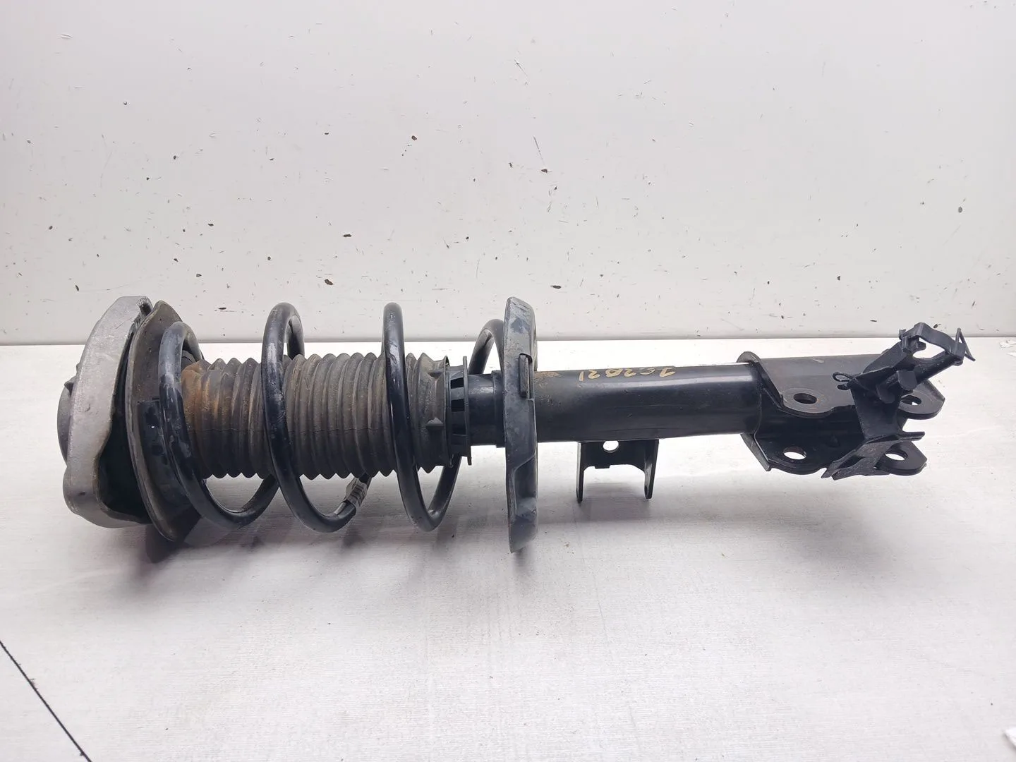 Amortiguador Delantero Izquierdo para Mercedes-Benz Clase A (W176)
