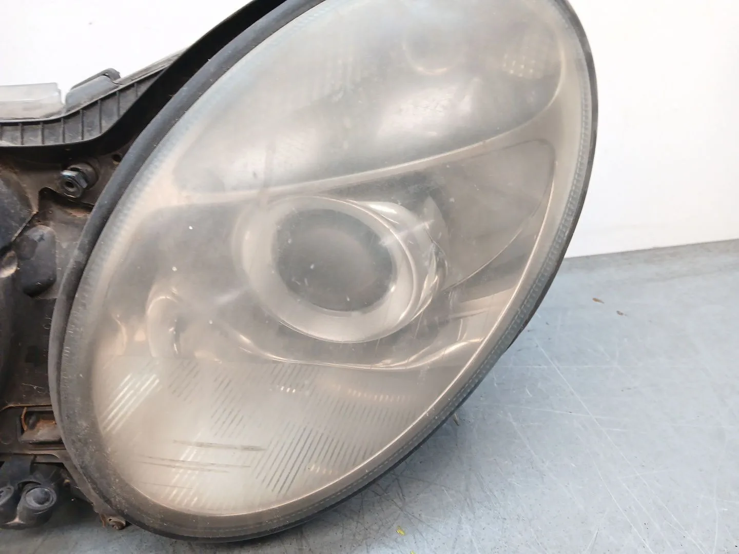 Faro Izquierdo para Mercedes-Benz Clase E (W211)