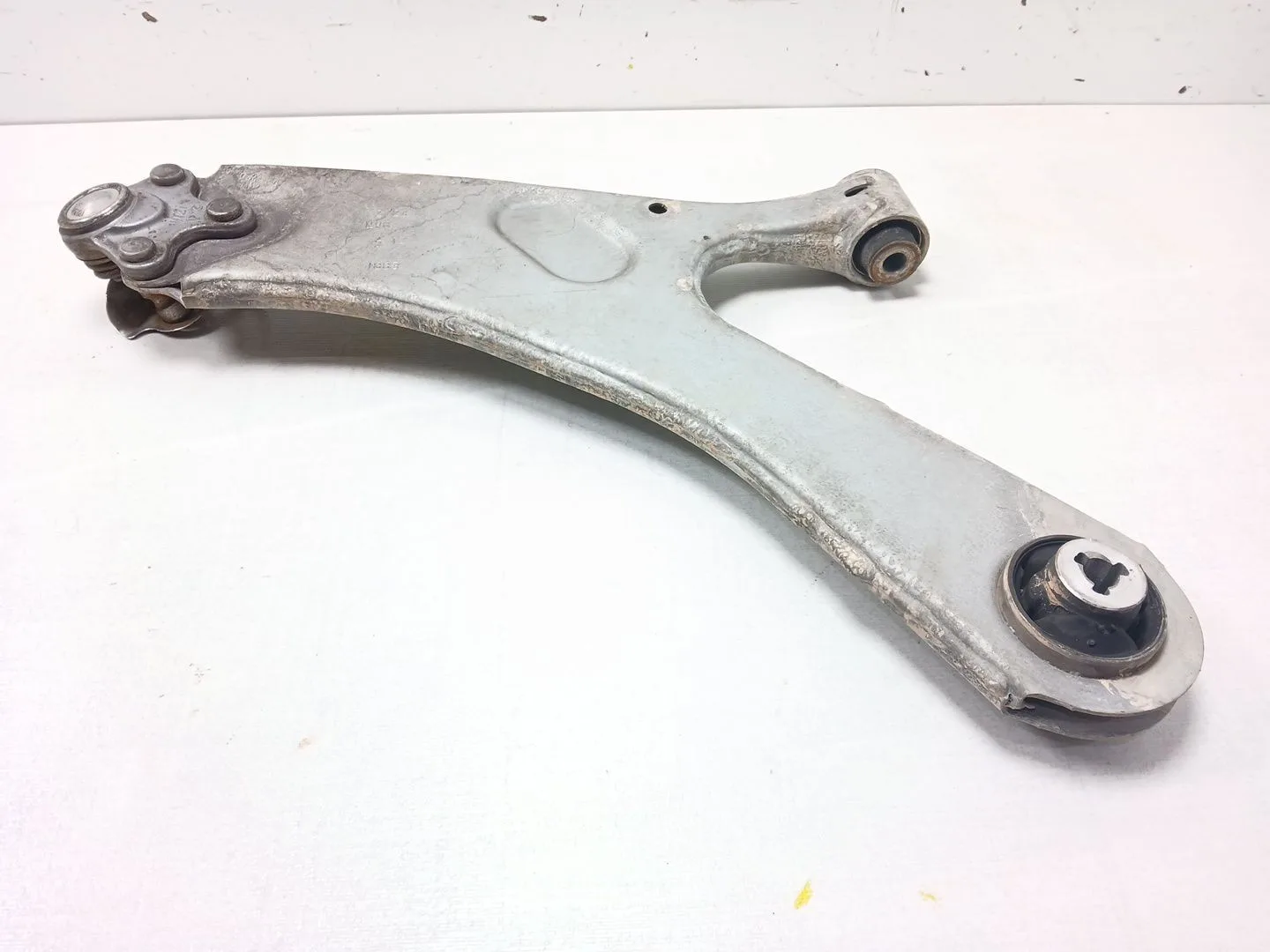 Brazo Suspension Inferior Delantero Derecho para Peugeot 2008 Ii (Ud_, Us_, Uy_, Uj_, Ur_, Uc_)
