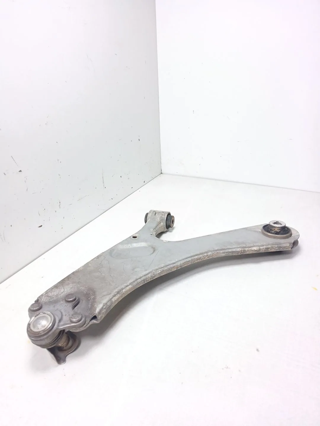 Brazo Suspension Inferior Delantero Derecho para Peugeot 2008 Ii (Ud_, Us_, Uy_, Uj_, Ur_, Uc_)