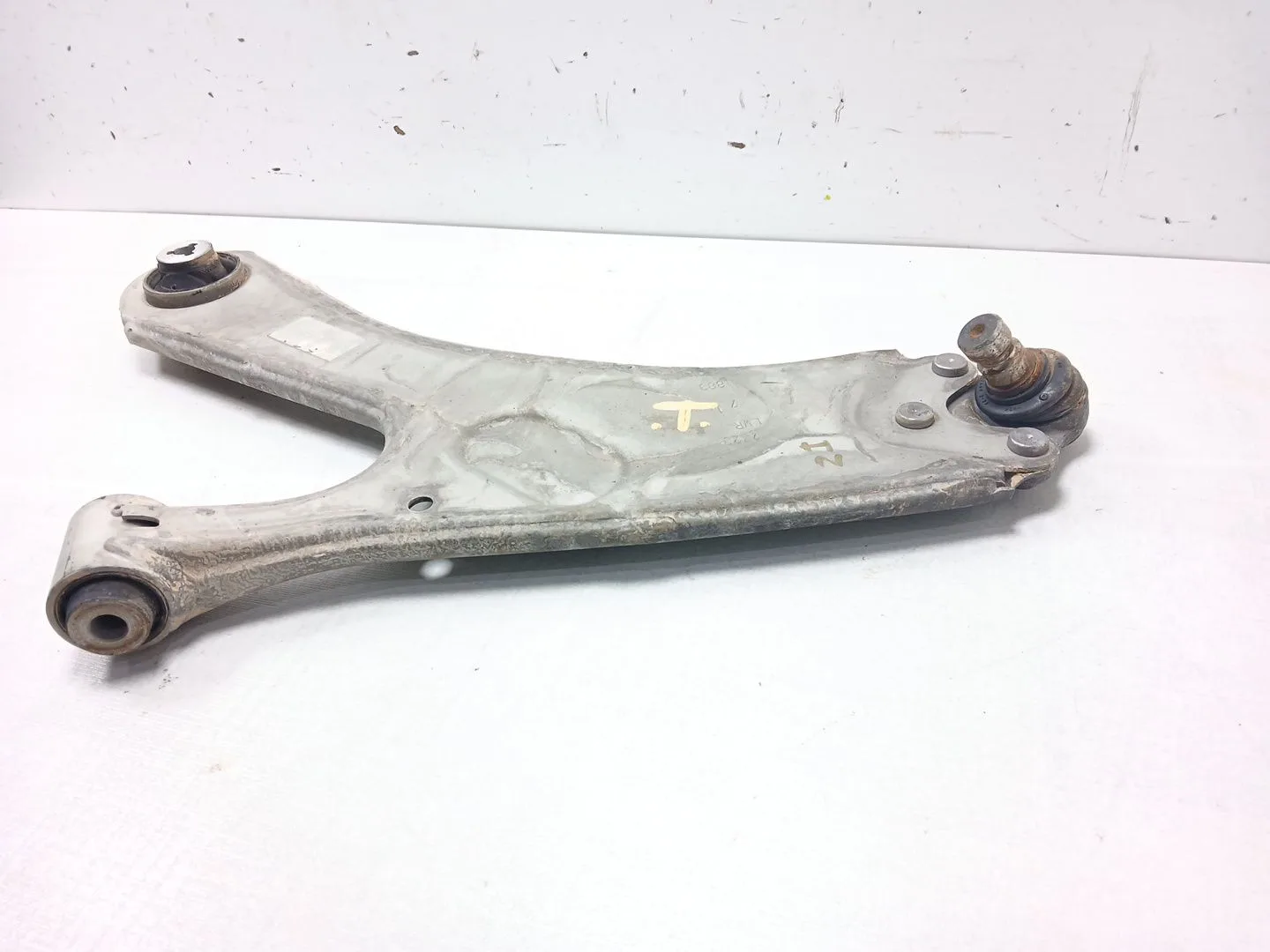 Brazo Suspension Inferior Delantero Izquierdo para Peugeot 2008 Ii (Ud_, Us_, Uy_, Uj_, Ur_, Uc_)