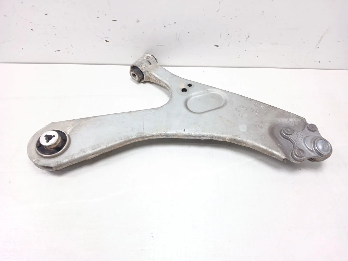 Brazo Suspension Inferior Delantero Izquierdo para Peugeot 2008 Ii (Ud_, Us_, Uy_, Uj_, Ur_, Uc_)