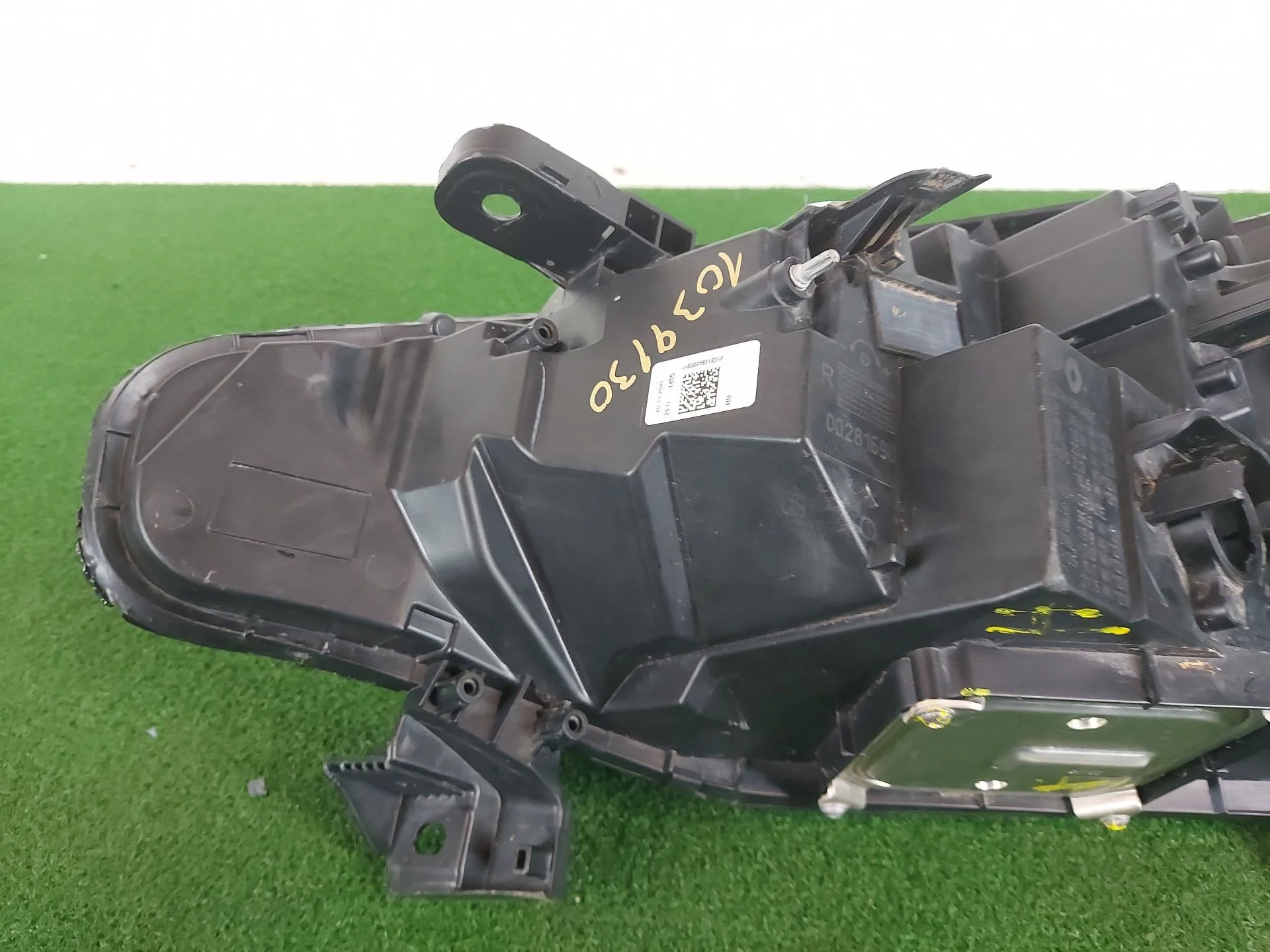 Faro Derecho para Renault Clio V (B7_)