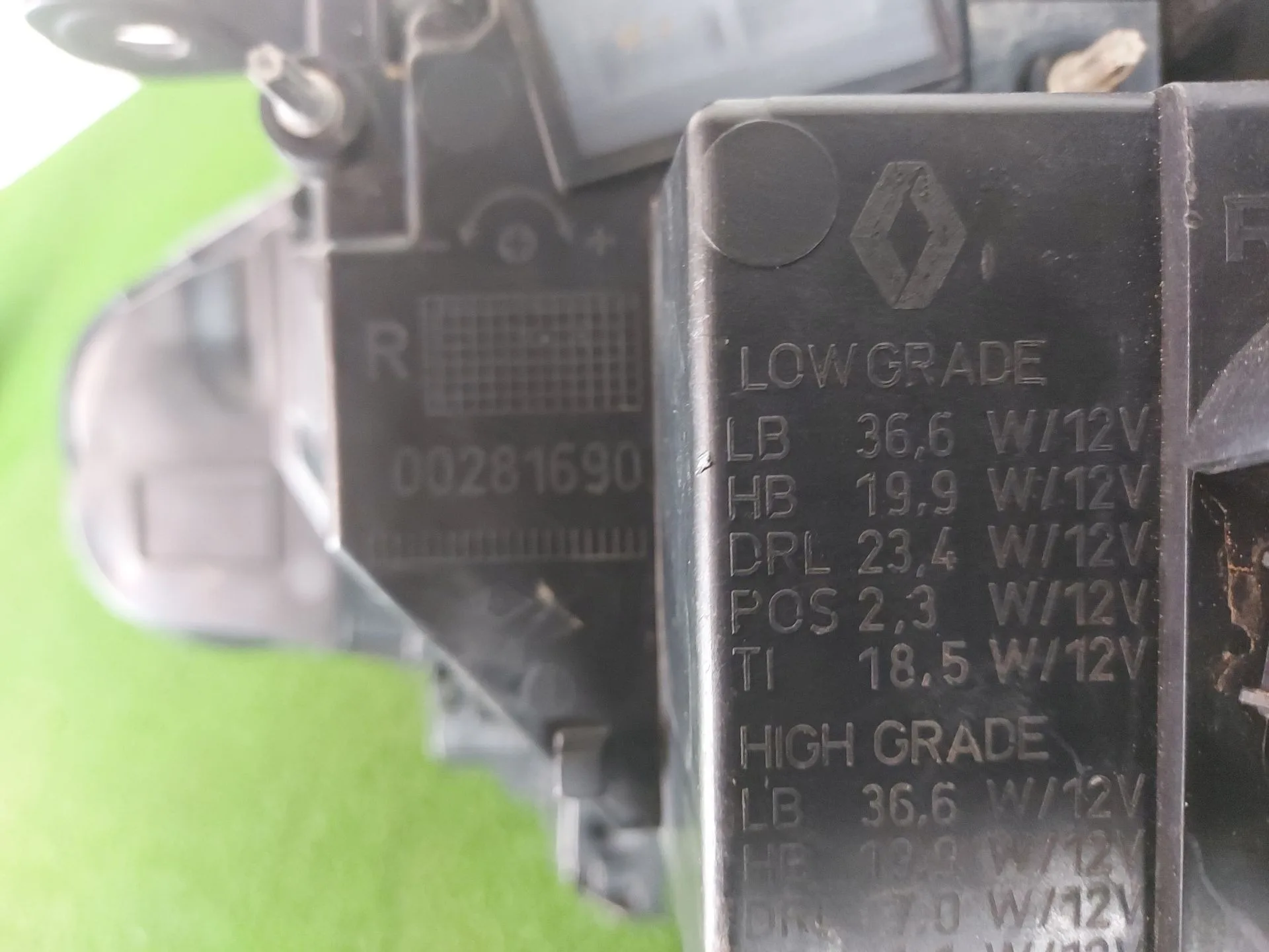 Faro Derecho para Renault Clio V (B7_)