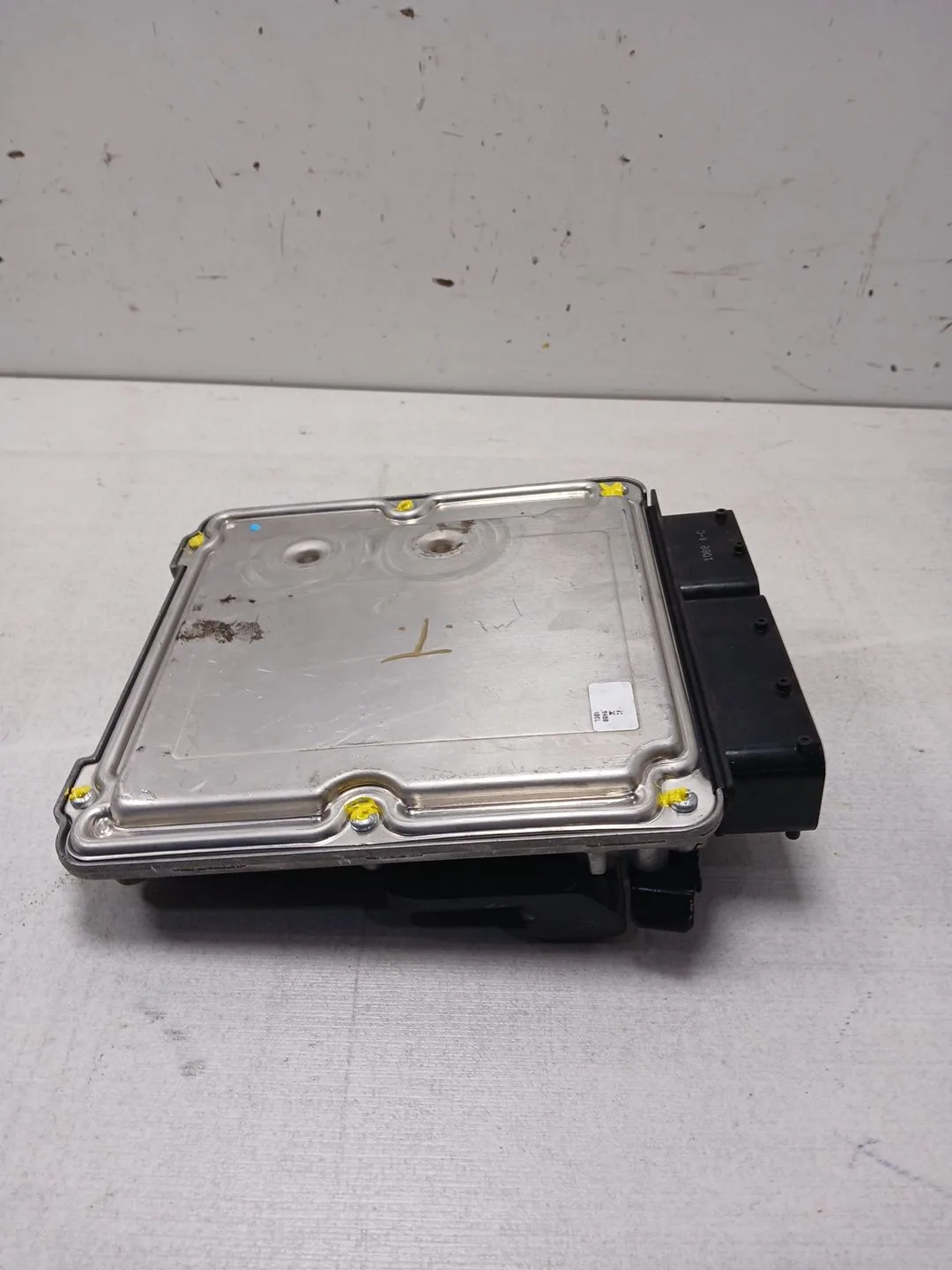 Centralita Motor Uce para Audi A4 Ber. (B8)