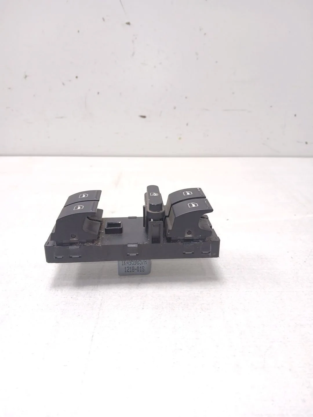 Mando Elevalunas Delantero Izquierdo para Volkswagen Passat Berlina (3C2)