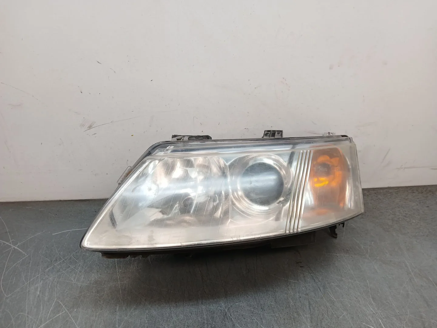 Faro Izquierdo para Saab 9-3 Station Wagon (E50)