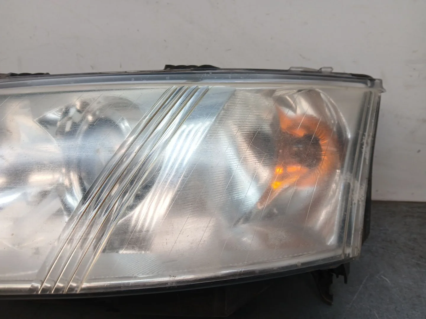 Faro Izquierdo para Saab 9-3 Station Wagon (E50)