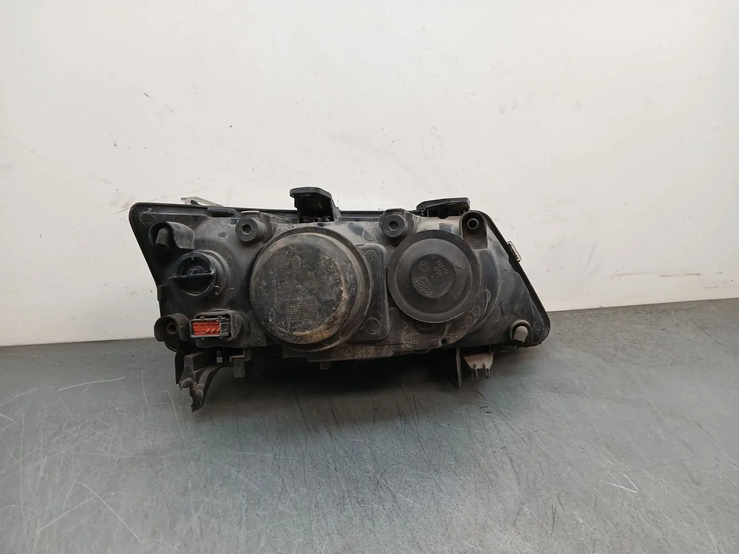Faro Izquierdo para Saab 9-3 Station Wagon (E50)