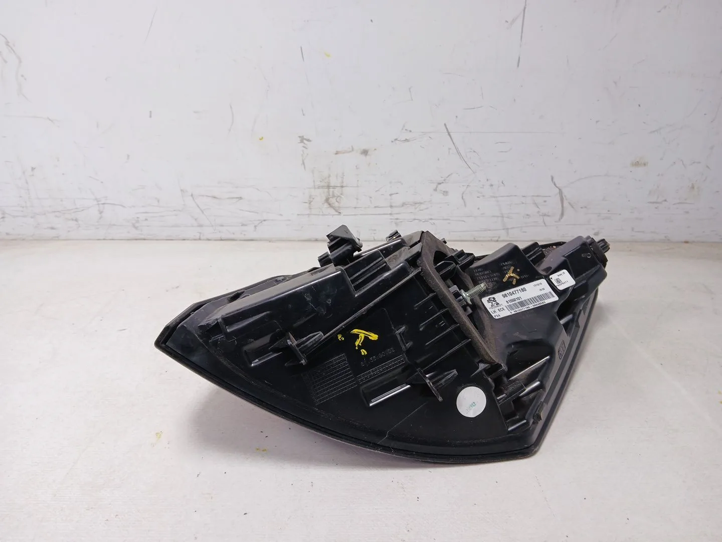 Piloto Trasero Izquierdo para Peugeot 3008 Ii Suv (Mc_, Mr_, Mj_, M4_)