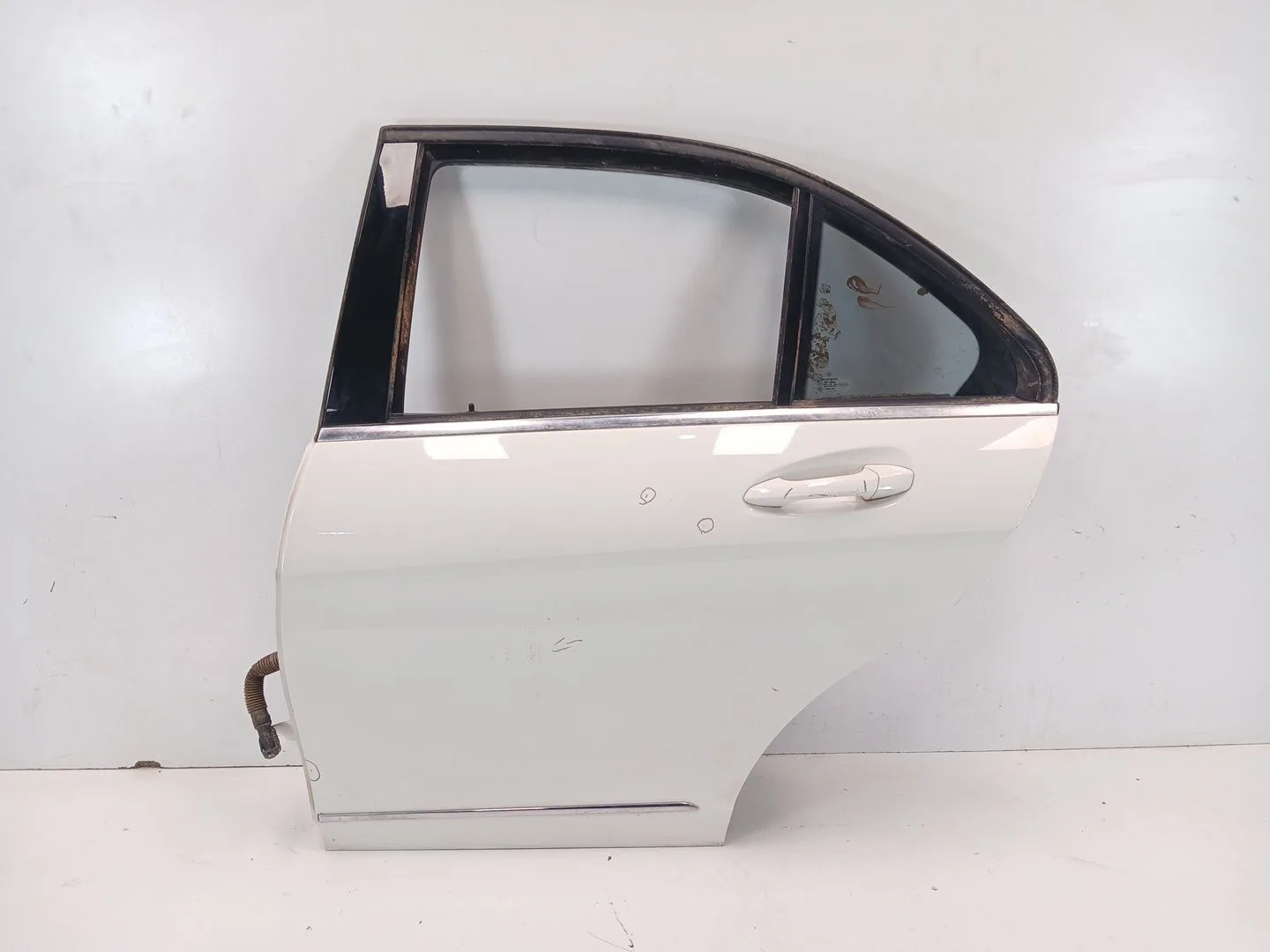 Puerta Trasera Izquierda para Mercedes-Benz Clase C (W204)