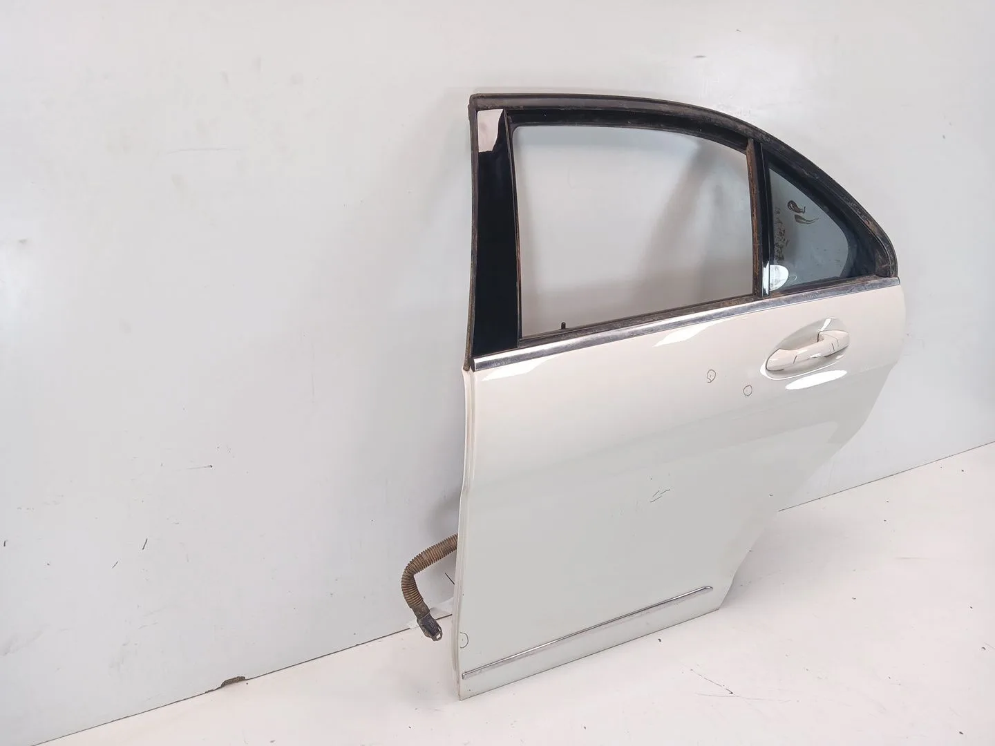Puerta Trasera Izquierda para Mercedes-Benz Clase C (W204)
