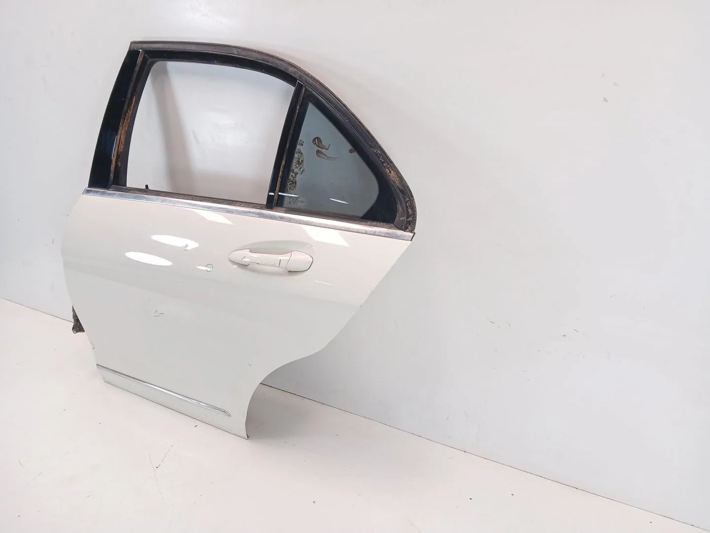 Puerta Trasera Izquierda para Mercedes-Benz Clase C (W204)