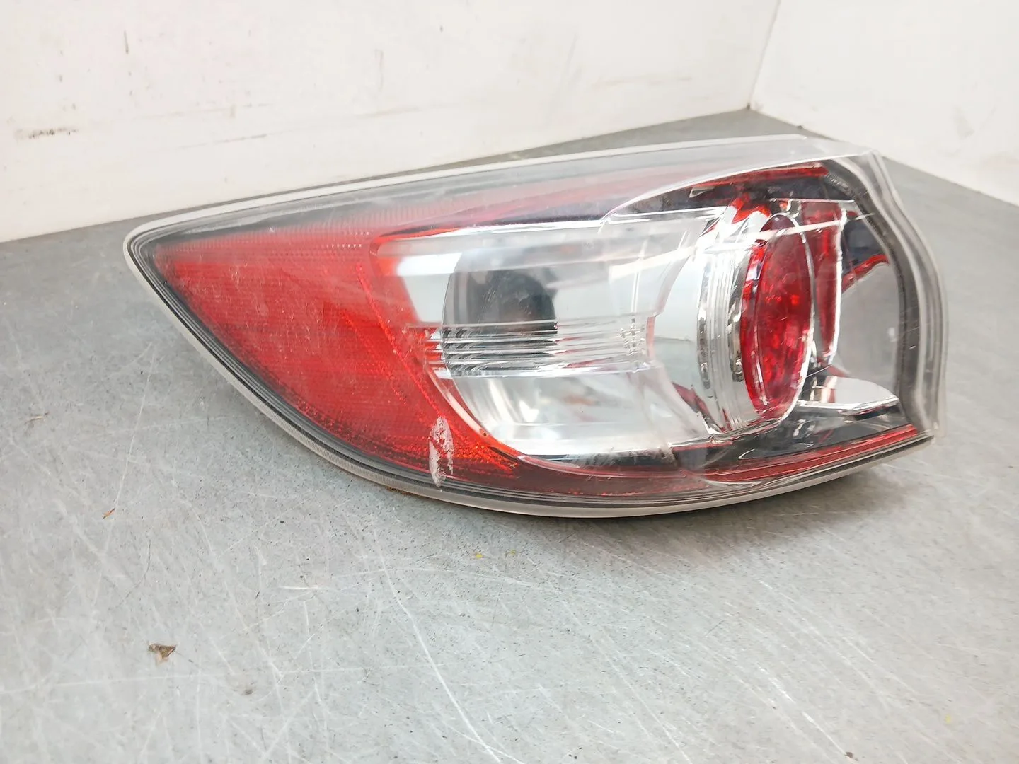 Piloto Trasero Izquierdo para Mazda 3 (Bl)