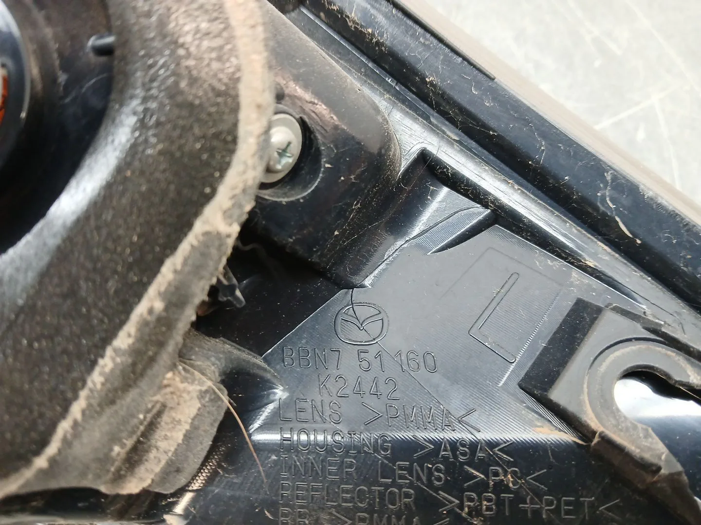 Piloto Trasero Izquierdo para Mazda 3 (Bl)