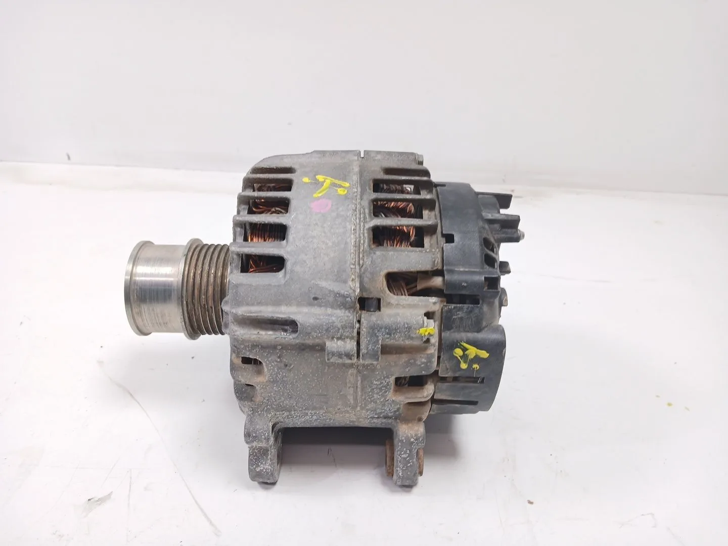 Alternador para Volkswagen T-Roc (A11, D11)