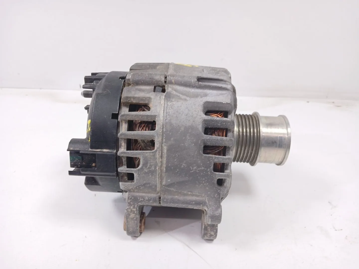 Alternador para Volkswagen T-Roc (A11, D11)