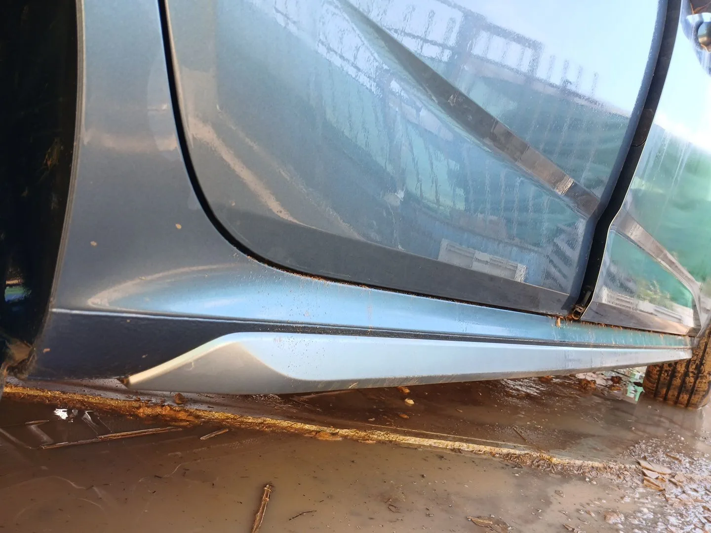 Faldon Lateral para Skoda Kamiq (Nw4)