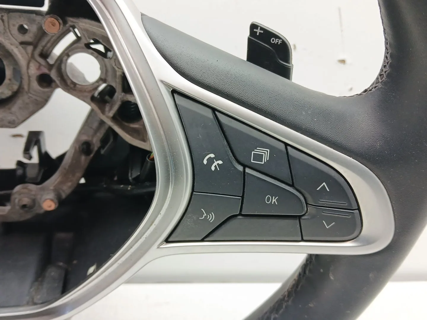 Volante para Renault Arkana I (Lcm_, Ldn_)