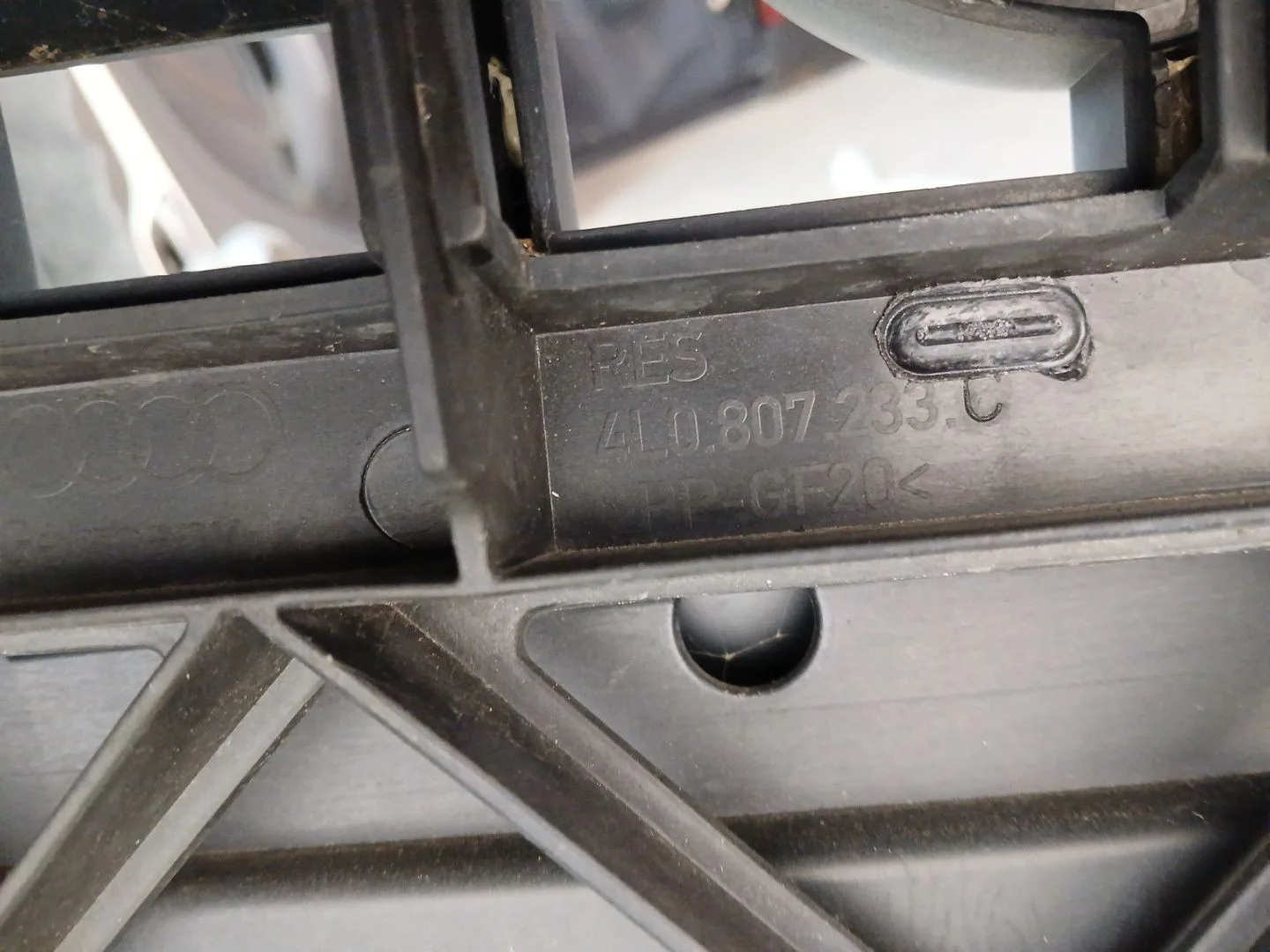 Paragolpes Delantero para Audi Q7 (4Lb)