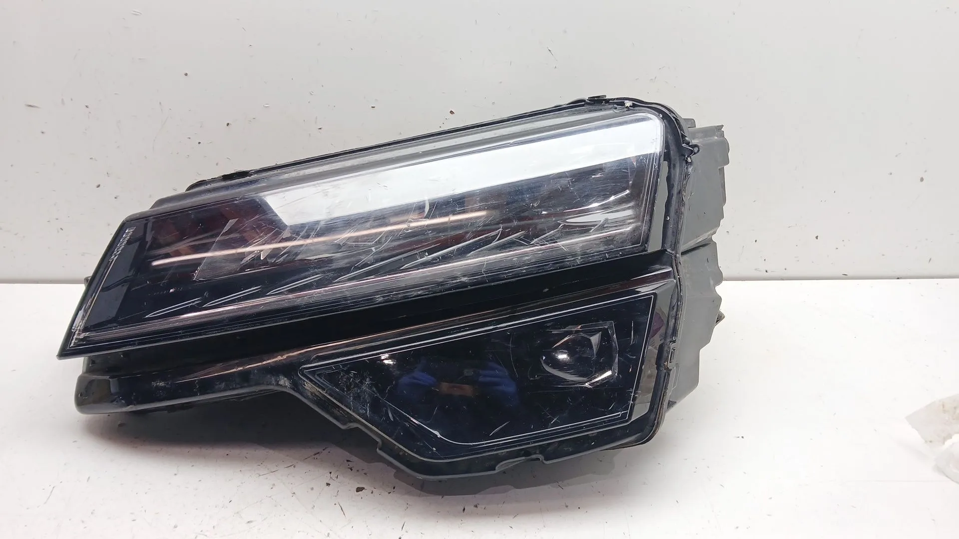 Faro Izquierdo para Skoda Karoq (Nu7, Nd7)