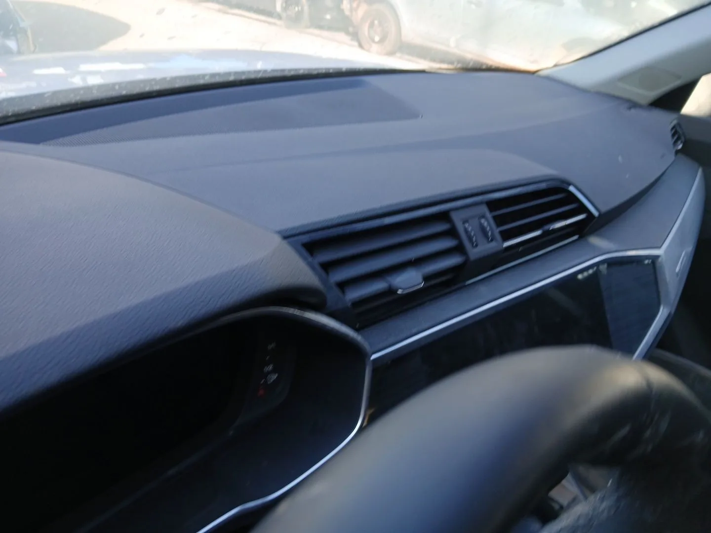 Salpicadero para Audi Q3 Sportback (F3N)