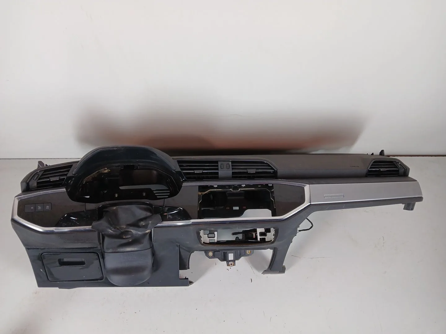 Salpicadero para Audi Q3 Sportback (F3N)
