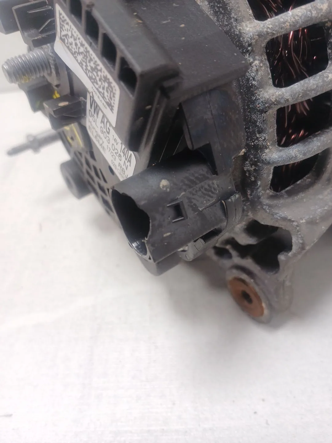 Alternador para Audi Q3 Sportback (F3N)