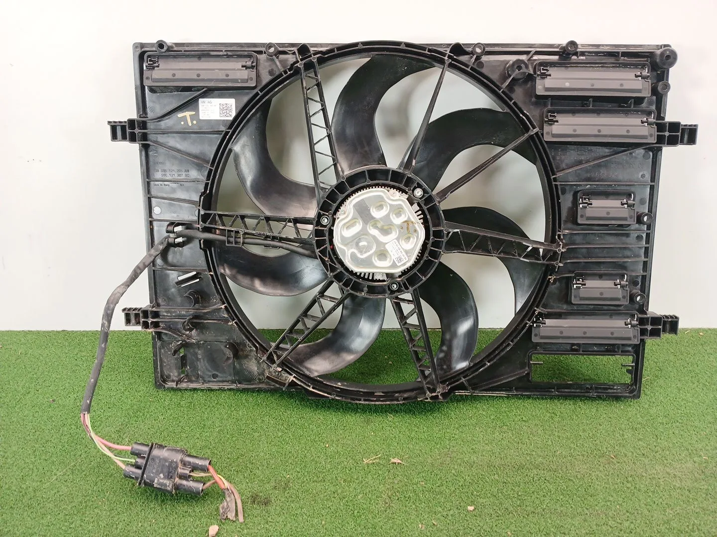 Electroventilador para Audi Q3 Sportback (F3N)