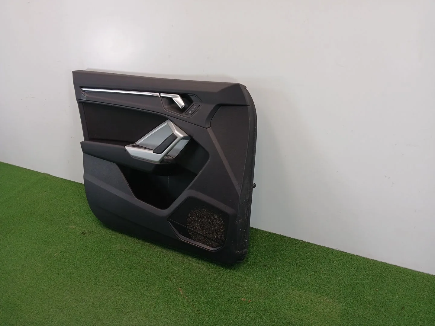 Guarnecido Puerta Delantera Izquierda para Audi Q3 Sportback (F3N)