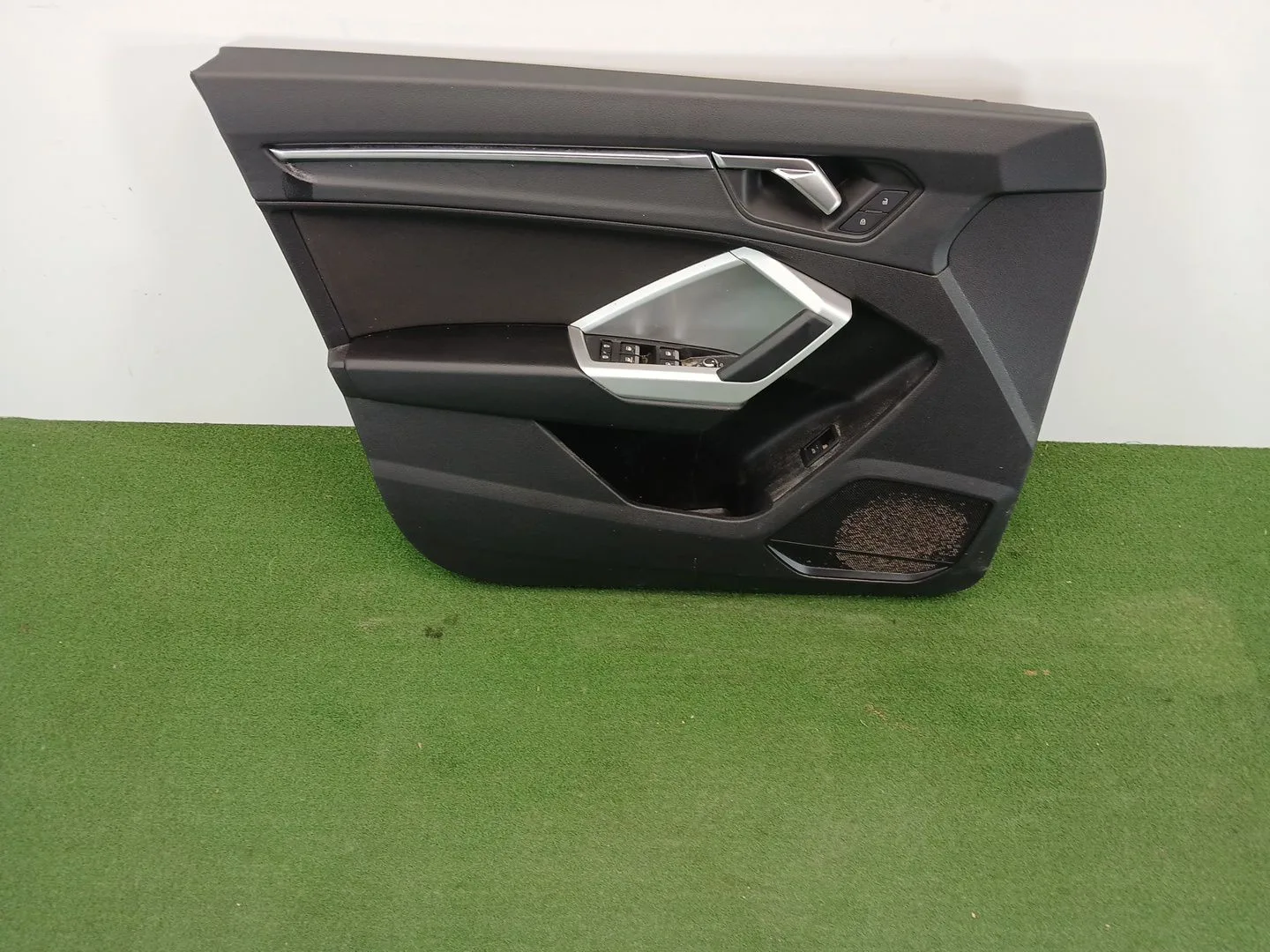 Guarnecido Puerta Delantera Izquierda para Audi Q3 Sportback (F3N)