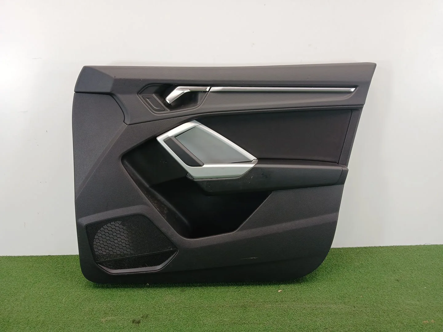 Guarnecido Puerta Delantera Derecha para Audi Q3 Sportback (F3N)