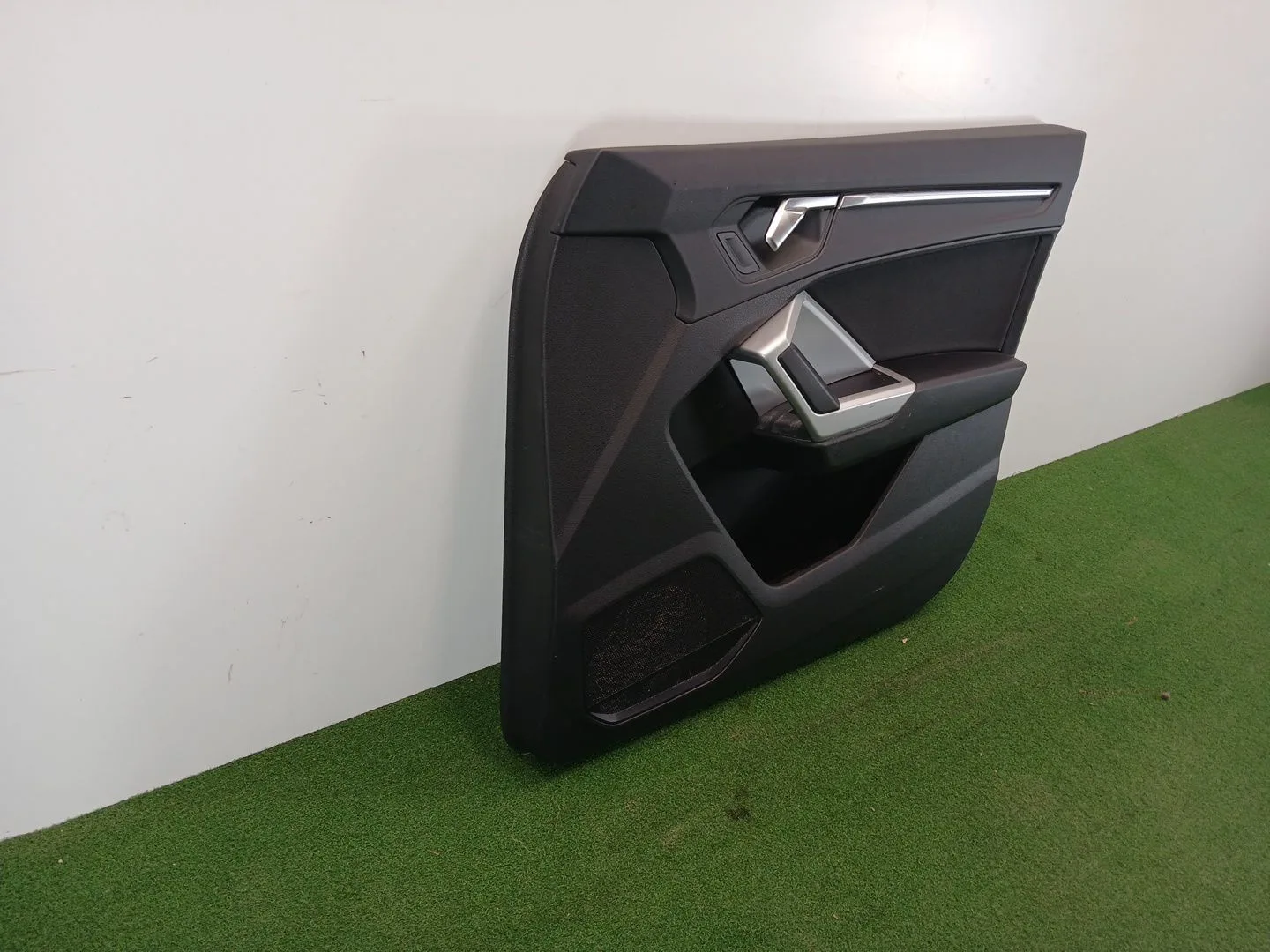 Guarnecido Puerta Delantera Derecha para Audi Q3 Sportback (F3N)