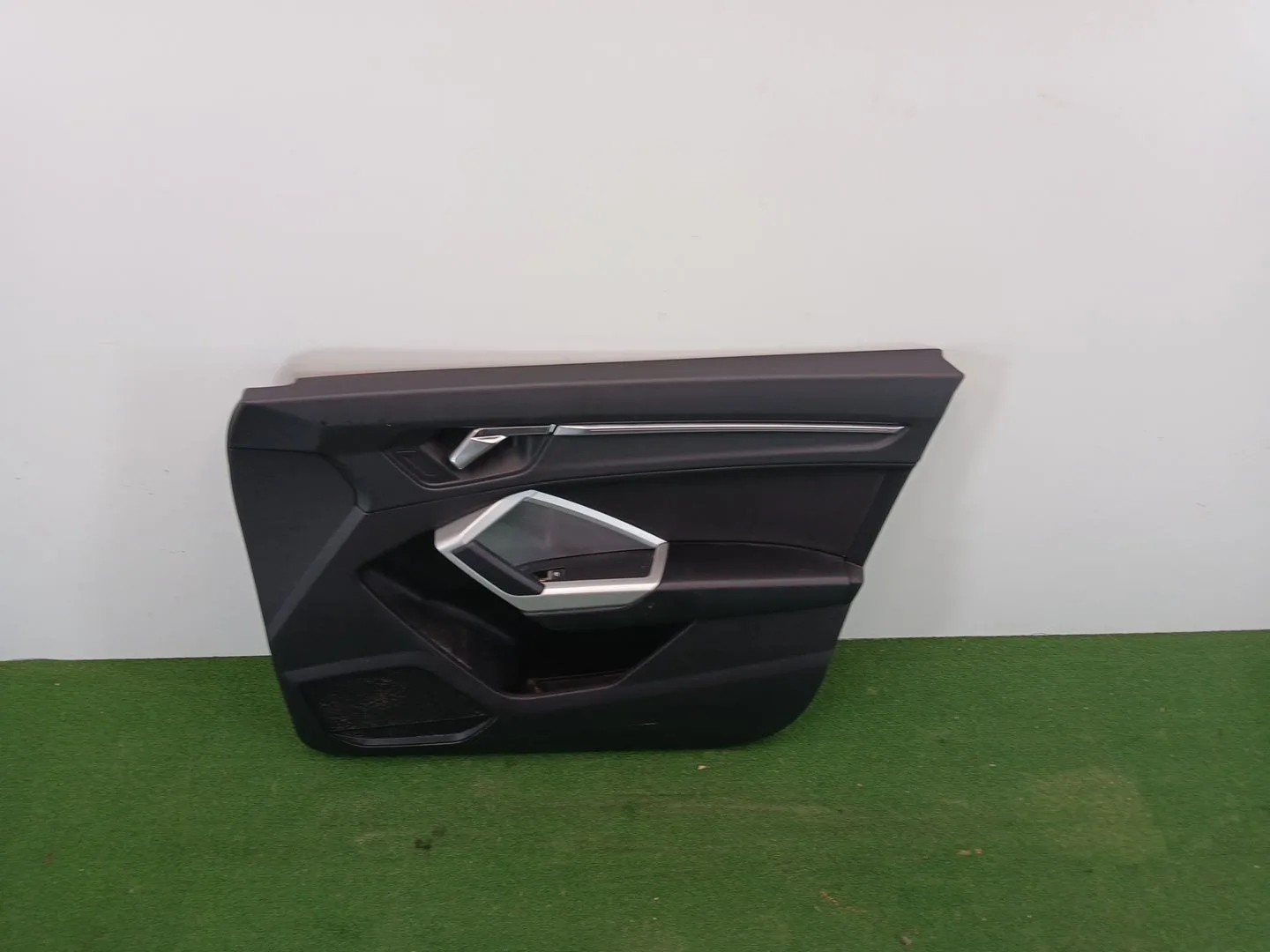 Guarnecido Puerta Delantera Derecha para Audi Q3 Sportback (F3N)