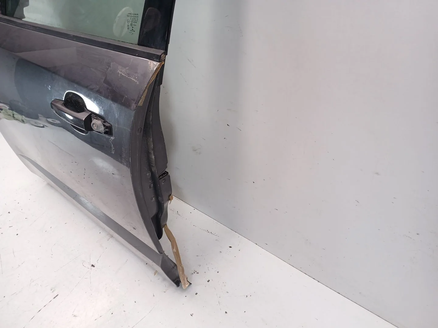 Puerta Delantera Izquierda para Jaguar E-Pace (X540)