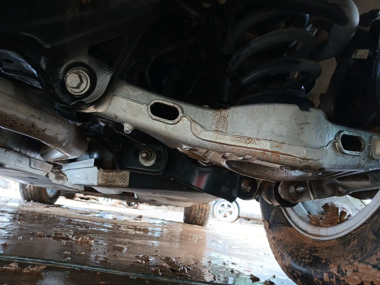 Puente Trasero para Jaguar E-Pace (X540)