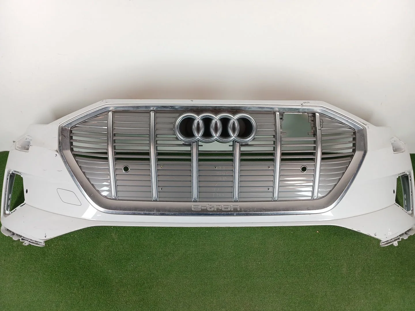 Paragolpes Delantero para Audi E-Tron (Gen)