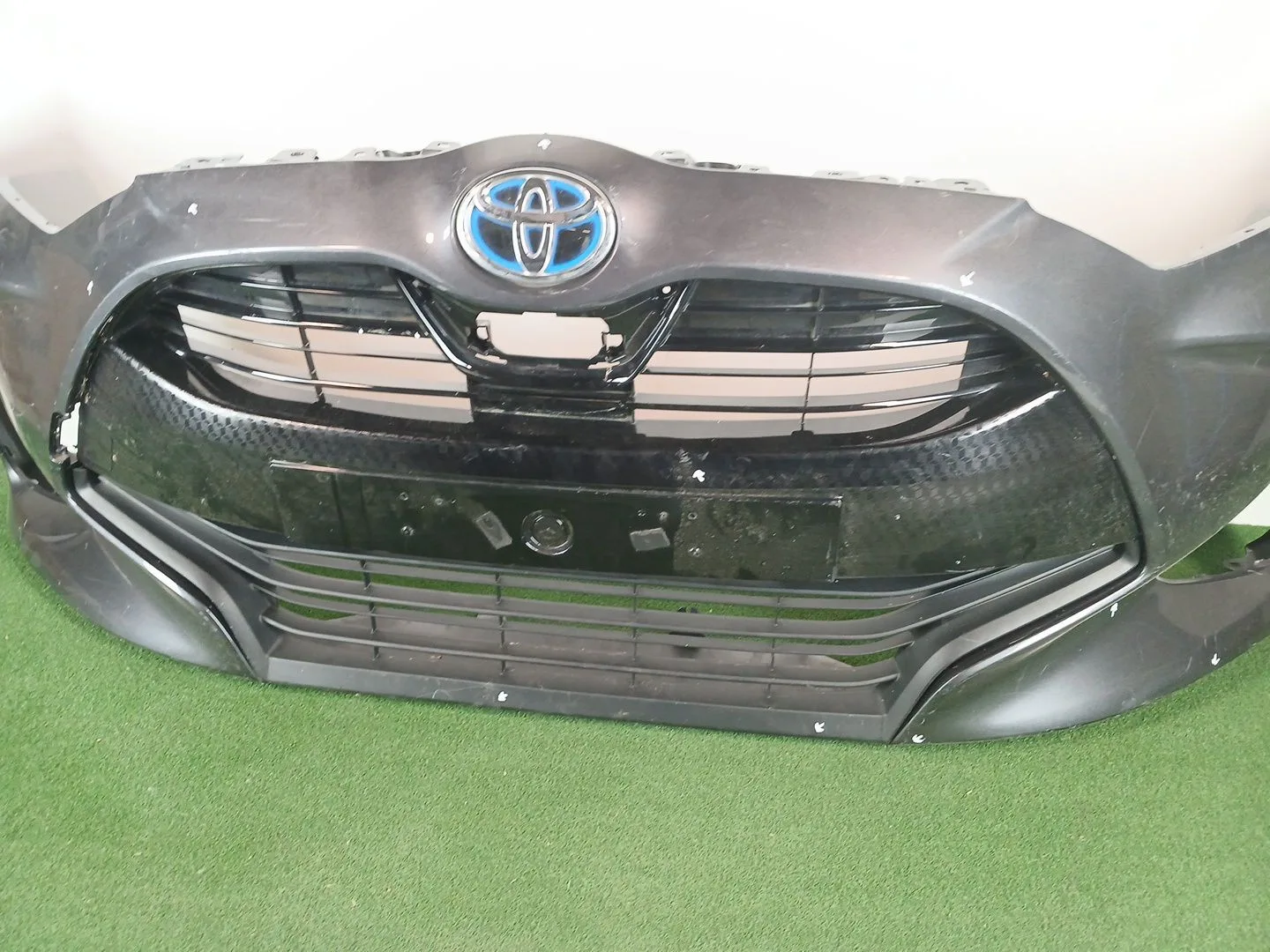 Paragolpes Delantero para Toyota Yaris Cross (Mxp_)
